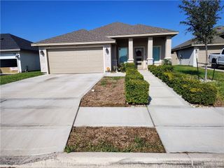 1011 W Sycamore Avenue, Alton, TX 78573