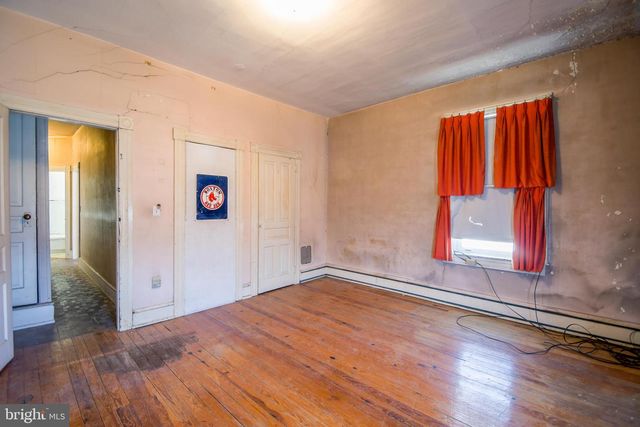 507 POTTSTOWN AVE, Pennsburg, PA 18073