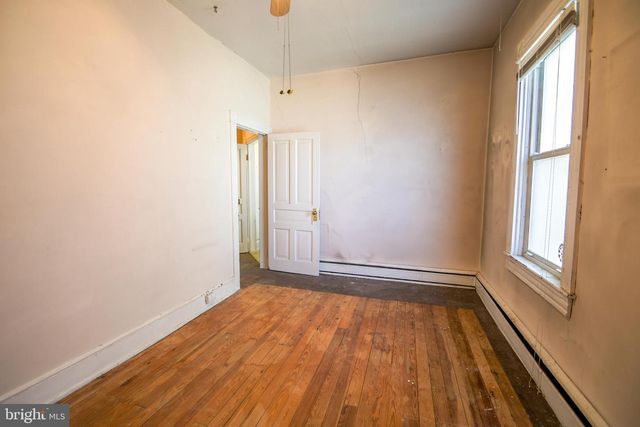 507 POTTSTOWN AVE, Pennsburg, PA 18073