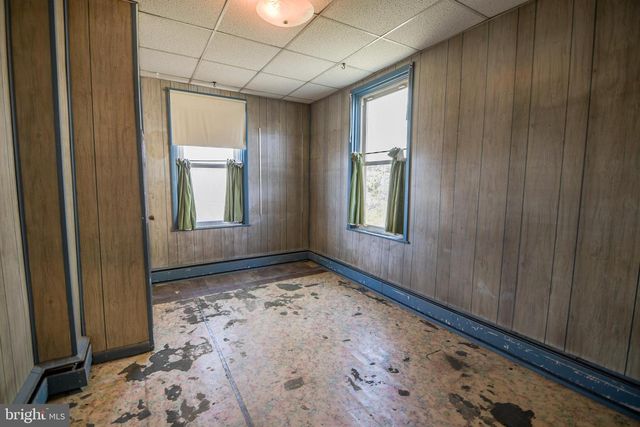507 POTTSTOWN AVE, Pennsburg, PA 18073