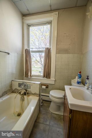 507 POTTSTOWN AVE, Pennsburg, PA 18073