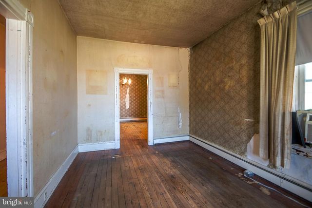 507 POTTSTOWN AVE, Pennsburg, PA 18073