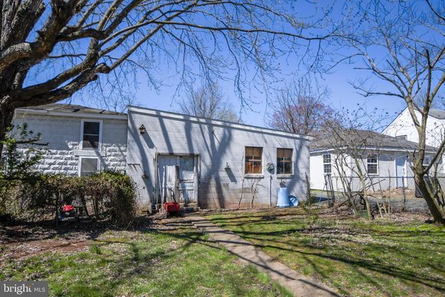 507 POTTSTOWN AVE, Pennsburg, PA 18073