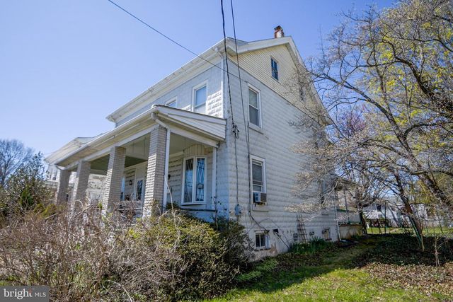 507 POTTSTOWN AVE, Pennsburg, PA 18073