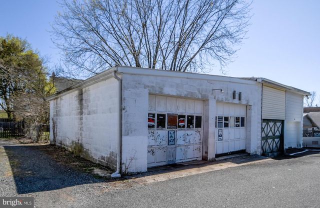 507 POTTSTOWN AVE, Pennsburg, PA 18073