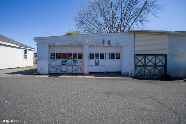 507 POTTSTOWN AVE, Pennsburg, PA 18073