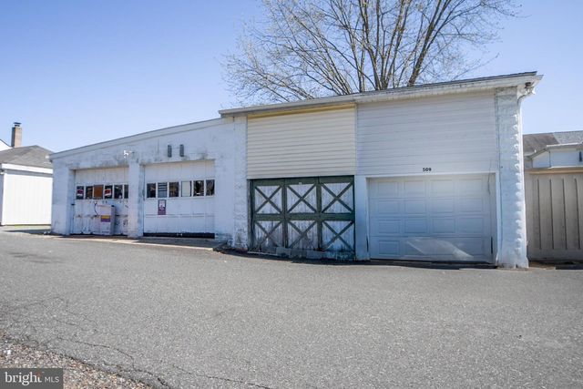 507 POTTSTOWN AVE, Pennsburg, PA 18073