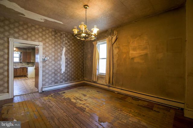 507 POTTSTOWN AVE, Pennsburg, PA 18073