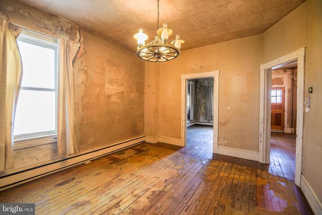 507 POTTSTOWN AVE, Pennsburg, PA 18073
