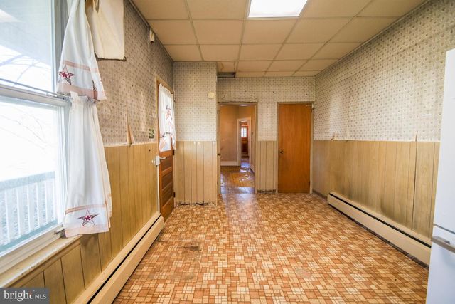 507 POTTSTOWN AVE, Pennsburg, PA 18073
