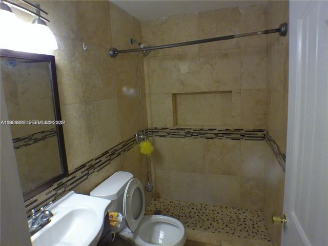 1490 SW 85th Ter, Pembroke Pines, FL 33025