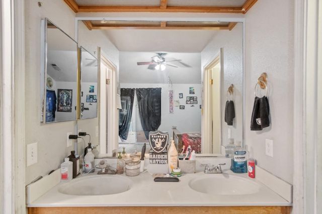 1931 Glen Harbor Dr, Ceres, CA 95307