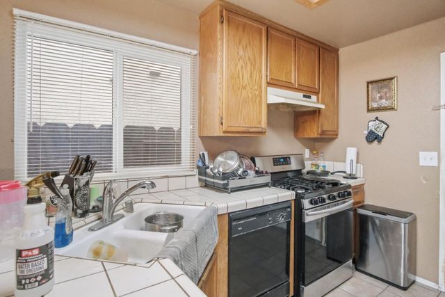 1931 Glen Harbor Dr, Ceres, CA 95307