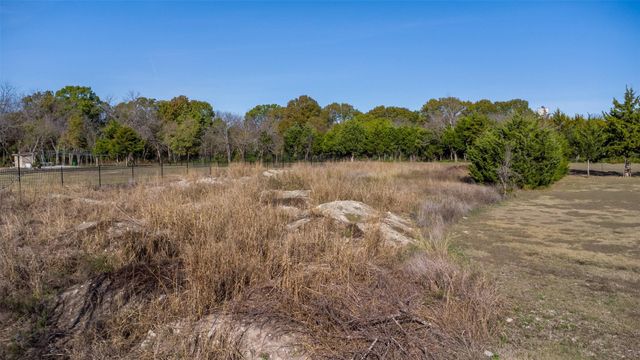 20 S Lancaster Hutchins Road, Lancaster, TX 75146