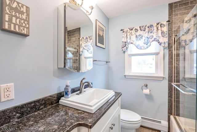 3 Canterbury Rd, Ringwood Boro, NJ 07456