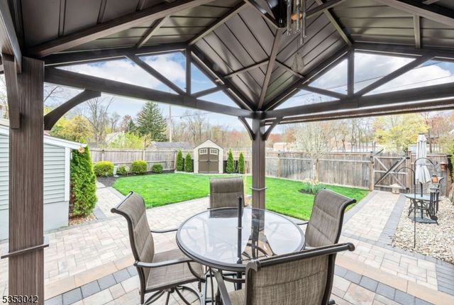 3 Canterbury Rd, Ringwood Boro, NJ 07456