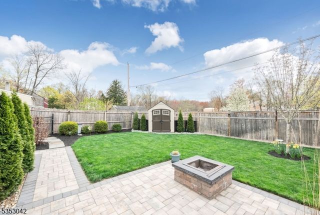 3 Canterbury Rd, Ringwood Boro, NJ 07456