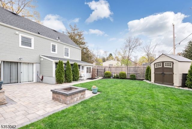 3 Canterbury Rd, Ringwood Boro, NJ 07456