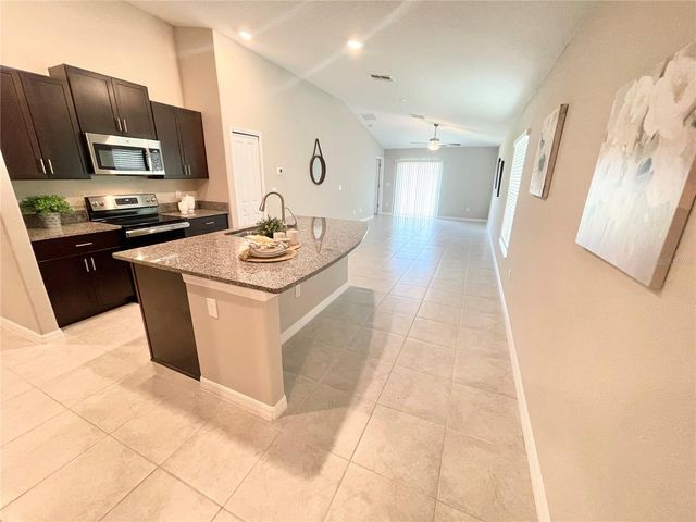 7104 AMELIA COVE COURT, Sun City Center, FL 33573