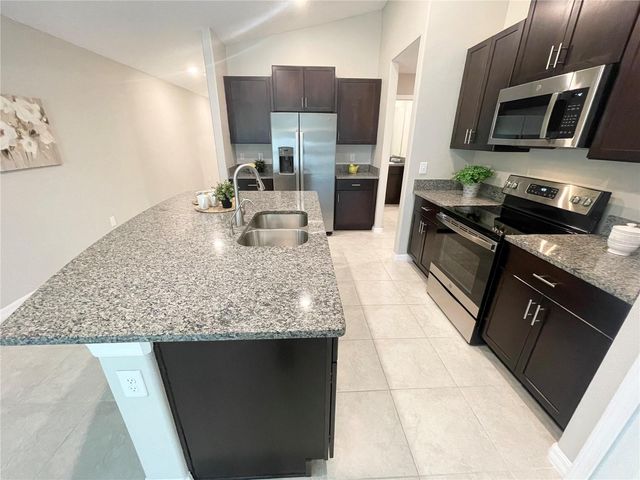 7104 AMELIA COVE COURT, Sun City Center, FL 33573