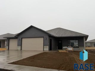 4912 E 65th St Street, Sioux Falls, SD 57108
