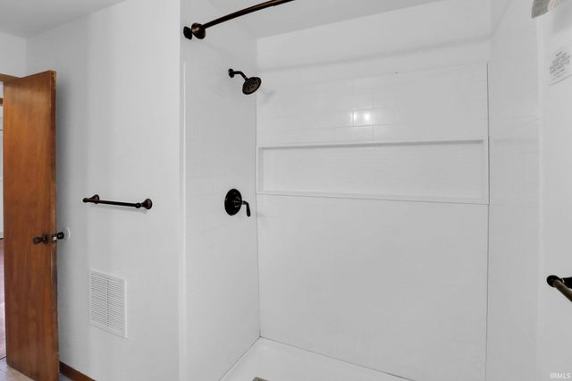 807 E Hively Avenue, Elkhart, IN 46517