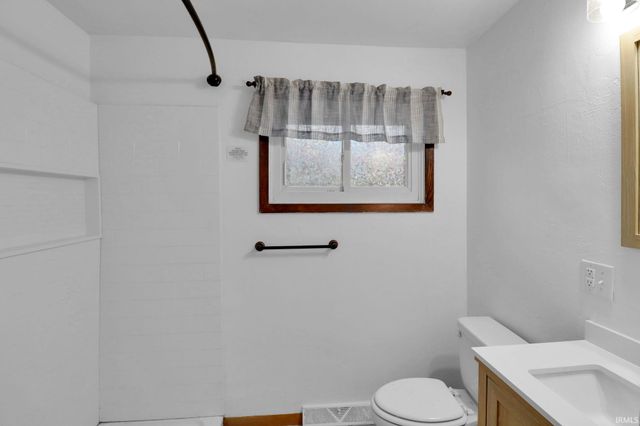 807 E Hively Avenue, Elkhart, IN 46517