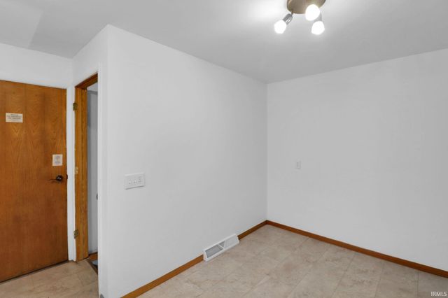 807 E Hively Avenue, Elkhart, IN 46517