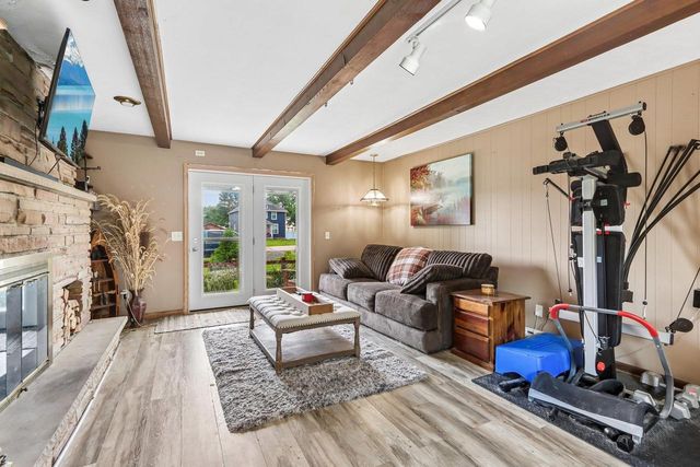 2400 W Avalon Road, Janesville, WI 53546