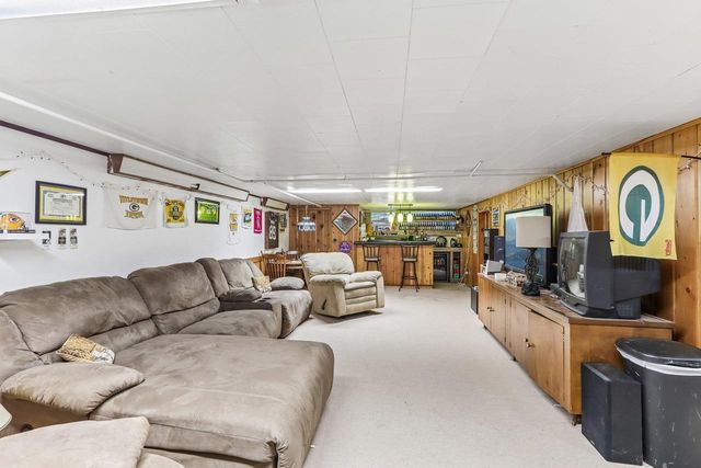 2400 W Avalon Road, Janesville, WI 53546