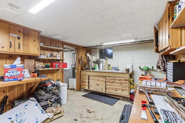 2400 W Avalon Road, Janesville, WI 53546