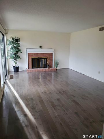 434 Heritage Village D, Southbury, CT 06488