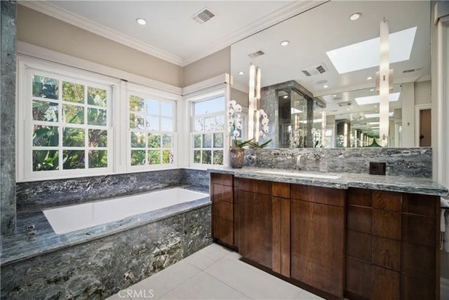 9127 Cresta Drive, Los Angeles, CA 90035