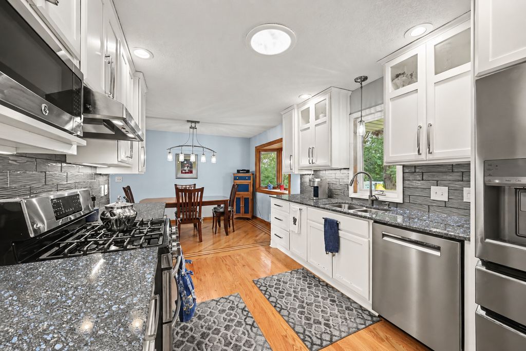 1201 County Road B2 W, Roseville, MN 55113 — photo 5