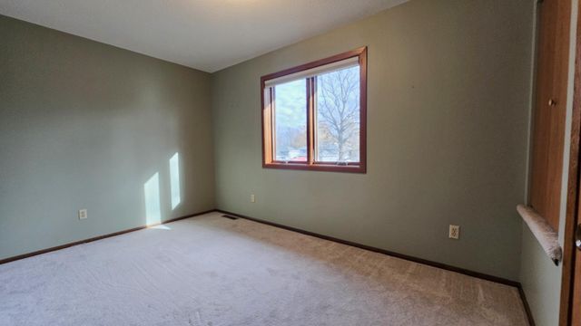 570 Jackson Street SW, Hutchinson, MN 55350