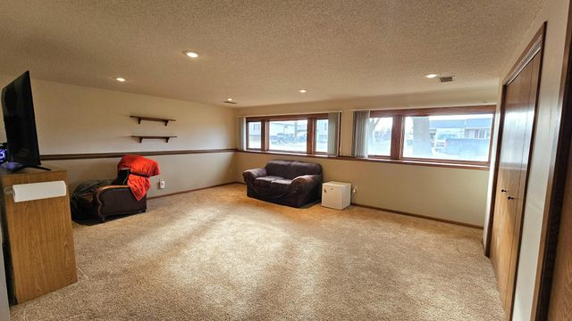 570 Jackson Street SW, Hutchinson, MN 55350