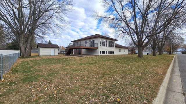570 Jackson Street SW, Hutchinson, MN 55350