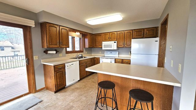 570 Jackson Street SW, Hutchinson, MN 55350