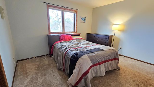 570 Jackson Street SW, Hutchinson, MN 55350