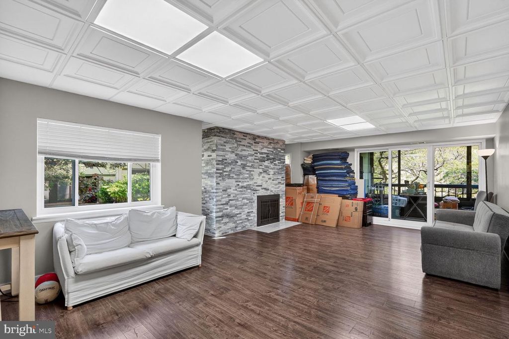 Image 10 of property listing at 5719 HARPERS FARM RD #C, Columbia, MD 21044