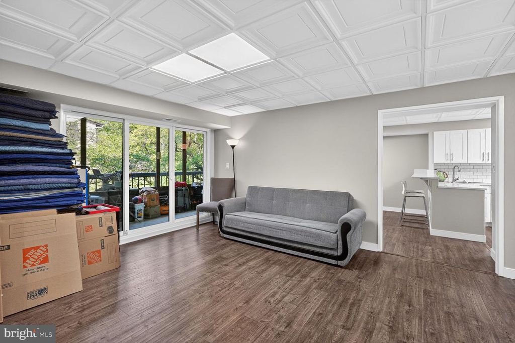 Image 8 of property listing at 5719 HARPERS FARM RD #C, Columbia, MD 21044