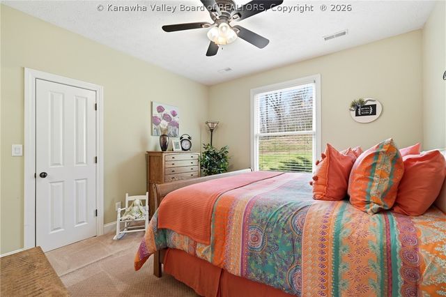 132 Cobblestone Boulevard, Scott Depot, WV 25560