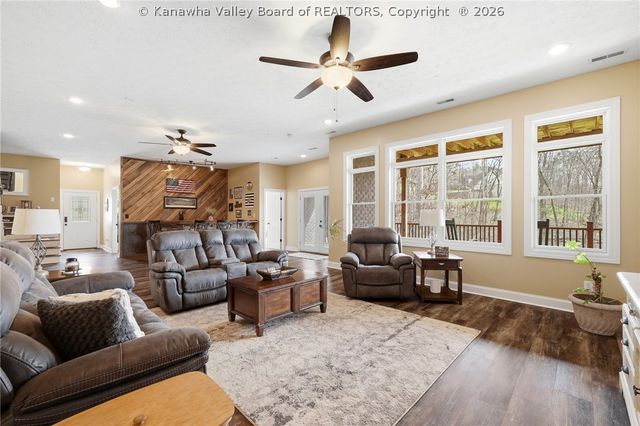 132 Cobblestone Boulevard, Scott Depot, WV 25560