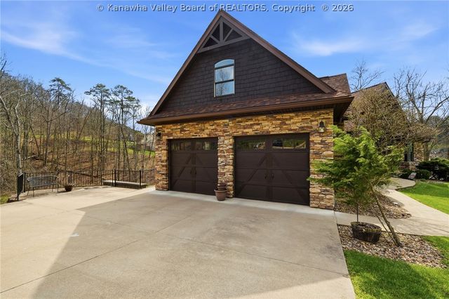 132 Cobblestone Boulevard, Scott Depot, WV 25560