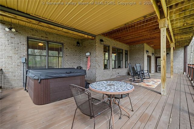 132 Cobblestone Boulevard, Scott Depot, WV 25560