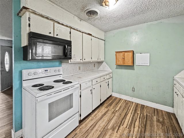 21823 S Ginger Drive, Park Hill, OK 74451