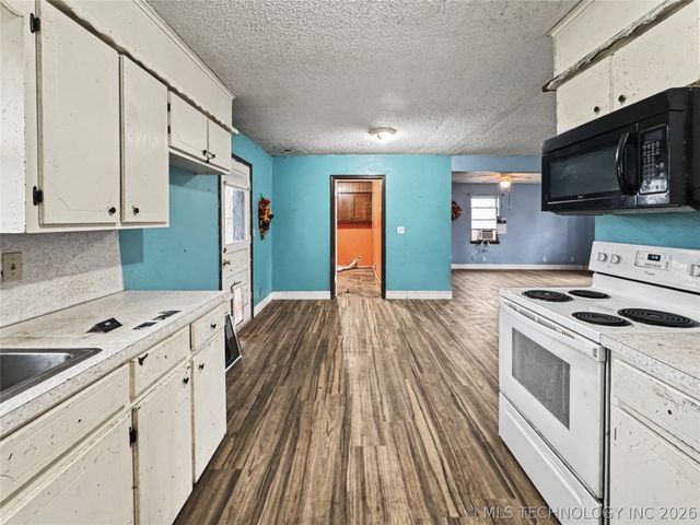 21823 S Ginger Drive, Park Hill, OK 74451