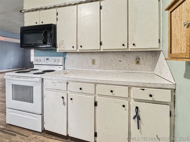 21823 S Ginger Drive, Park Hill, OK 74451