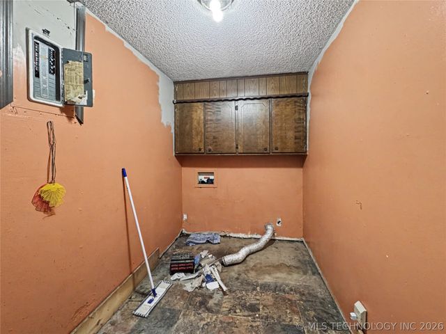 21823 S Ginger Drive, Park Hill, OK 74451