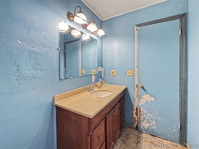 21823 S Ginger Drive, Park Hill, OK 74451